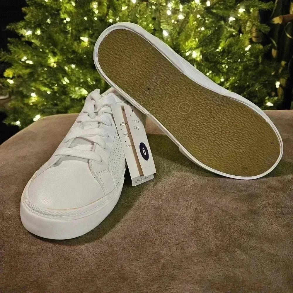 A New Day all white sneakers women's size 6 - Picture 7 of 7